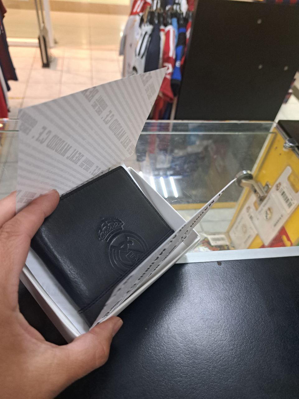 Портмоне Реал Мадрид RME2208NEGRO черный, кожа, горизонтальный, монетница Портмоне Реал Мадрид RME2208NEGRO черный, кожа, горизонтальный, монетница