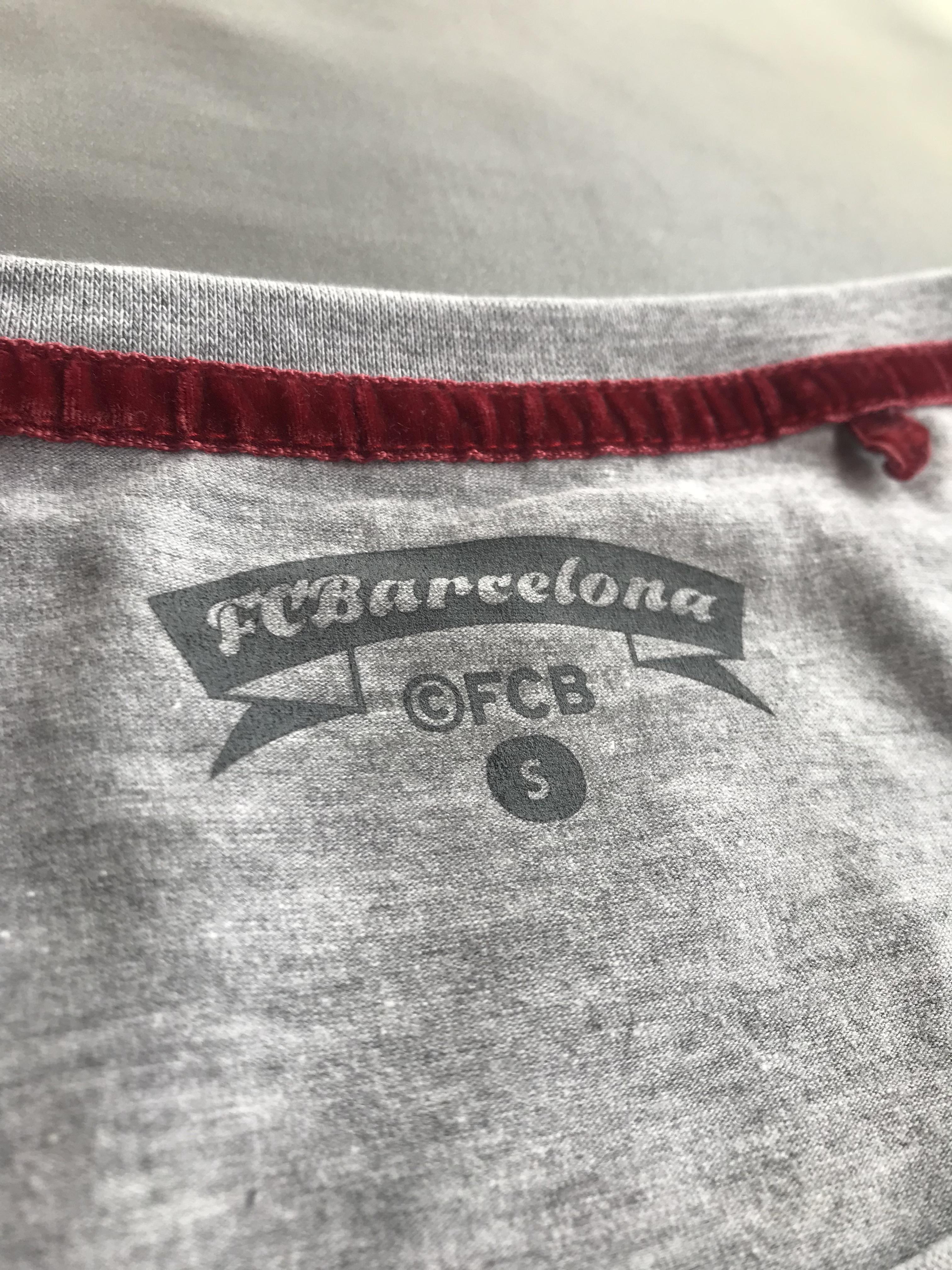 Женская футболка Барселона 1899, серая, 5001CLK Женская футболка Барселона 1899, серая, 5001CLK