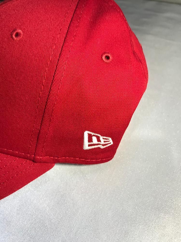 Бейсболка Манчестер Юнайтед New Era 9Forty красная