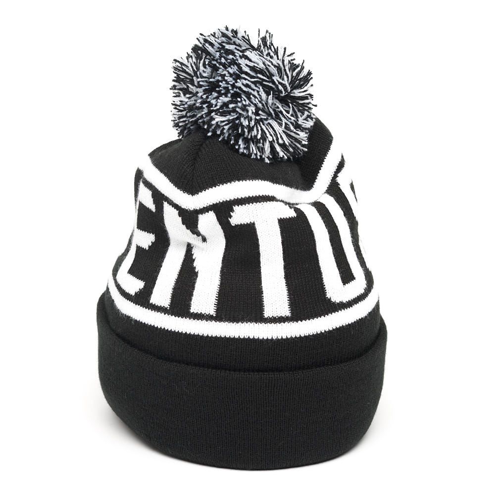 Шапка Ювентус 37234 черно-белая с помпоном