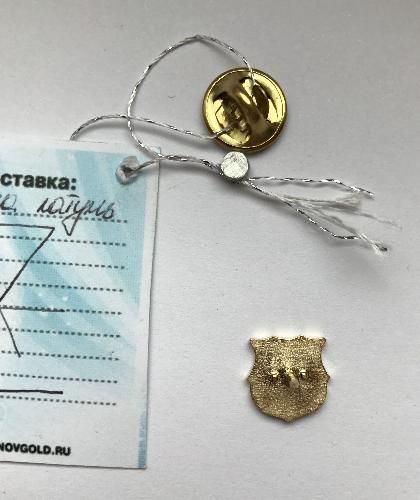 Значок Барселона золото