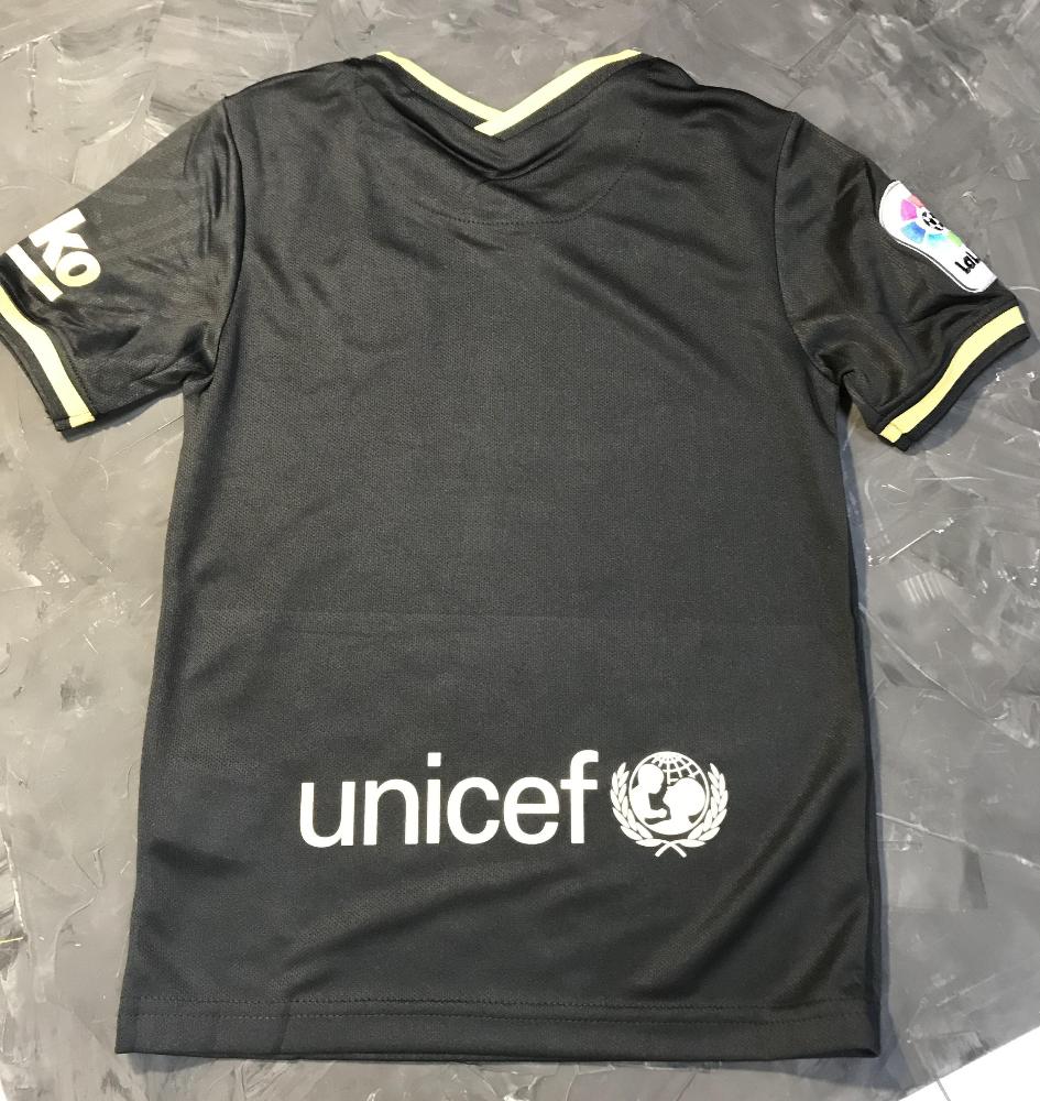 Детская форма Барселона 2020/2021 выездная черная (футболка и шорты)