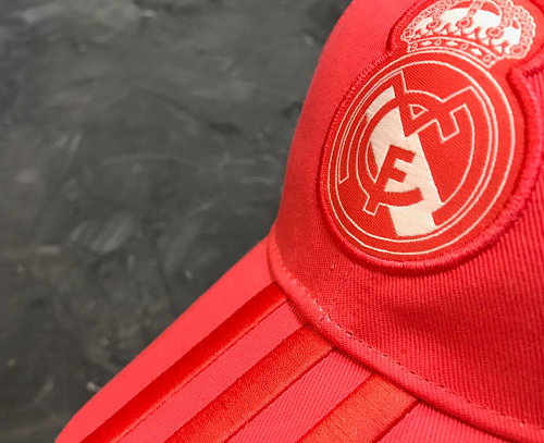 Бейсболка Реал Мадрид Adidas Vivid Red