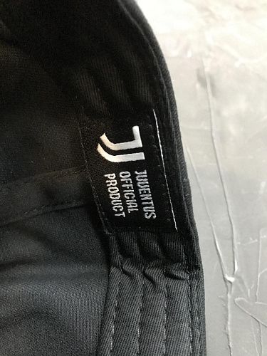 Бейсболка Ювентус черная 37200