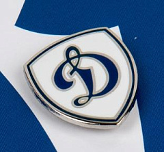 Значок Щит "Д" на бел. глазури 16 мм