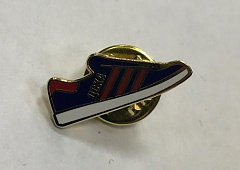 Значок ЦСКА бутса с белой каймой