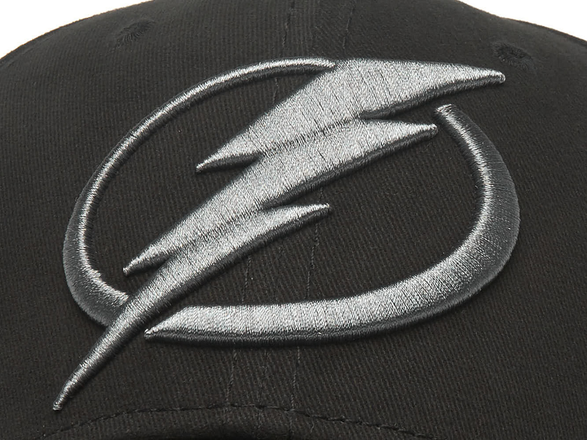 Бейсболка NHL Tampa Bay Lightning черная 31606