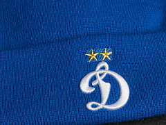 Шапка Динамо 60117 голубая с помпоном