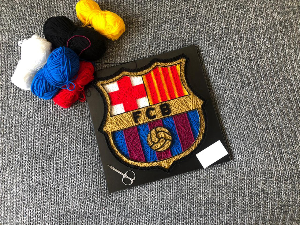 Картина ручной работы Барселона в технике StringArt