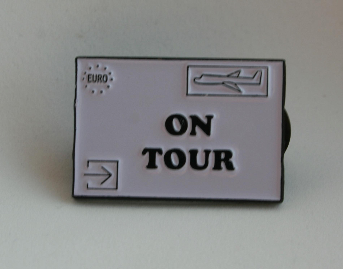 Значок ЦСКА On Tour штамп самолет