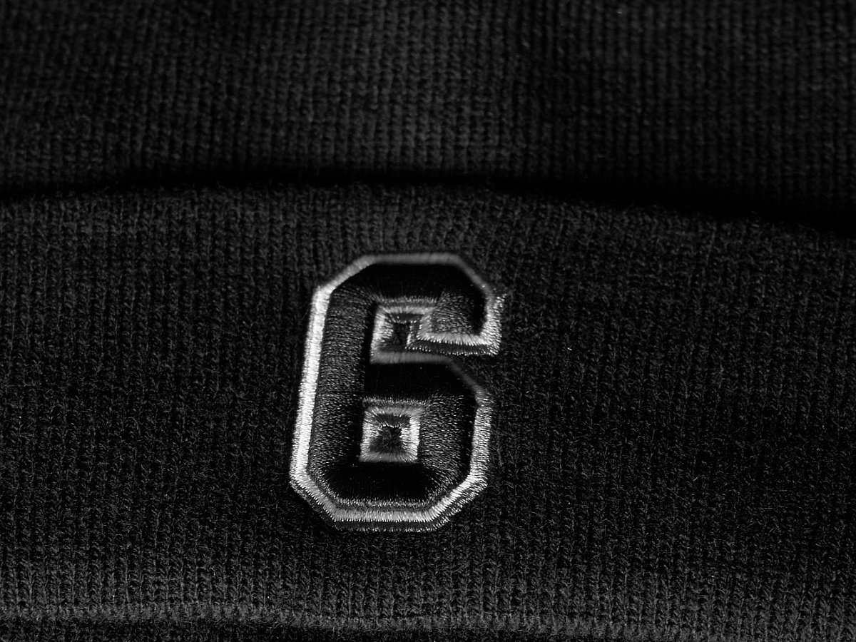 Шапка с номером 6, черная, 18905