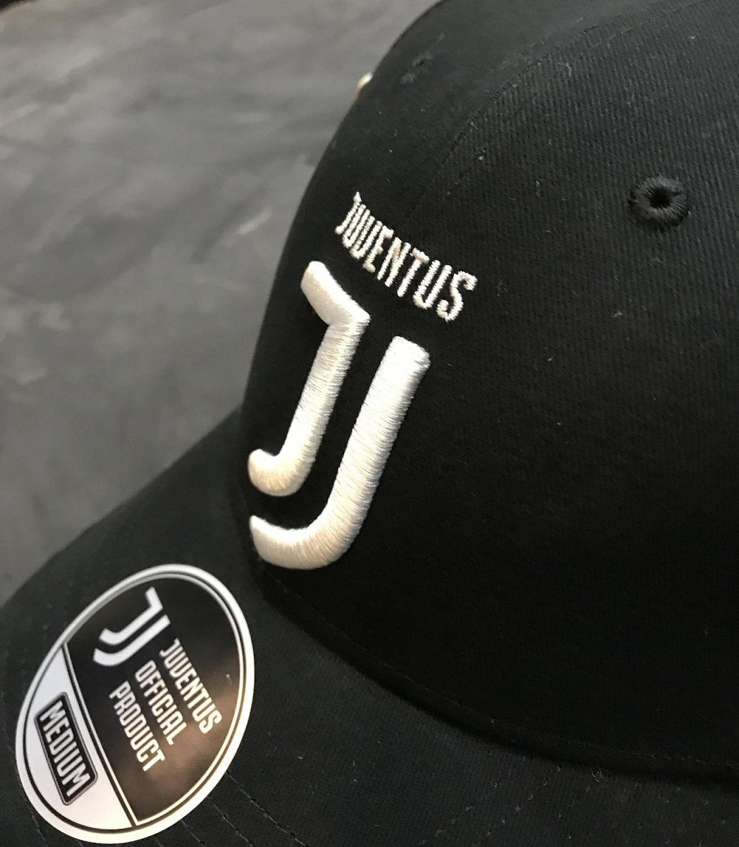Бейсболка Ювентус черная 37200