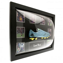 Бутса в автографом Лионеля Месси Messi Signed Boot (Framed).