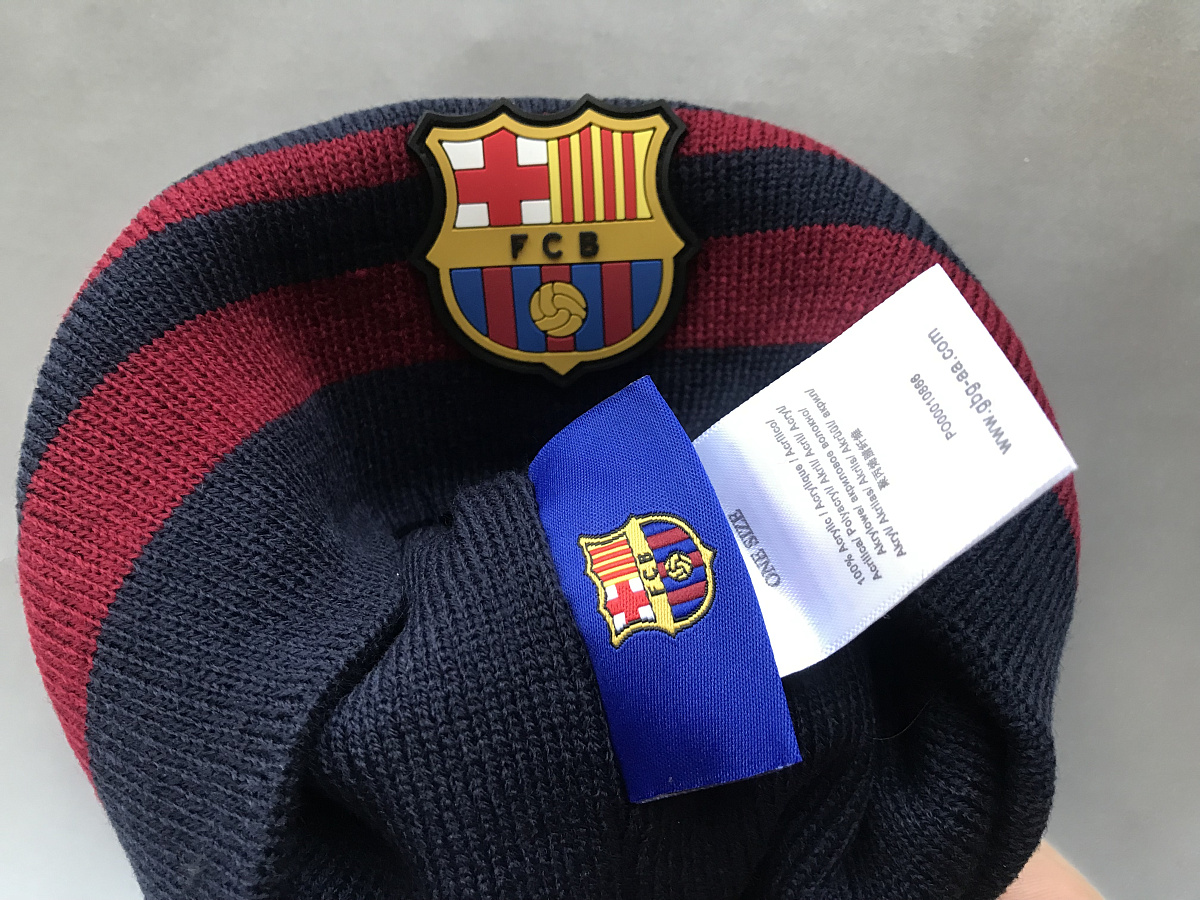 Подростковая шапка Барселона FCB3136