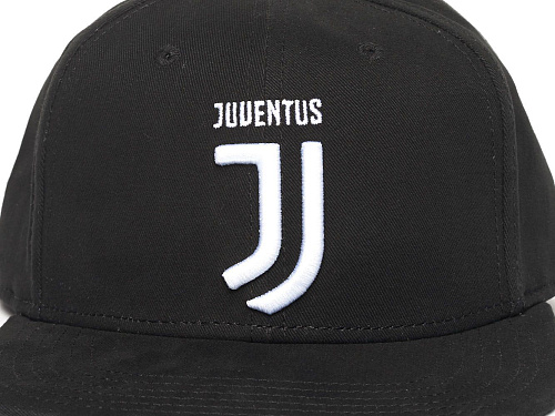 Бейсболка Ювентус 37237 черная с прямым козырьком