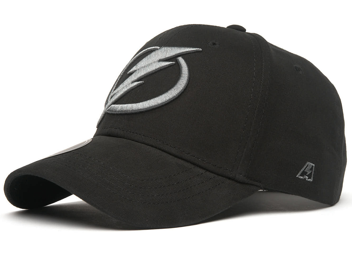 Бейсболка NHL Tampa Bay Lightning черная 31606
