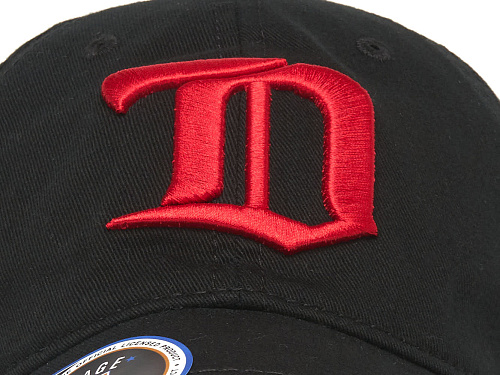 Бейсболка NHL Detroit Red Wings черная 31695