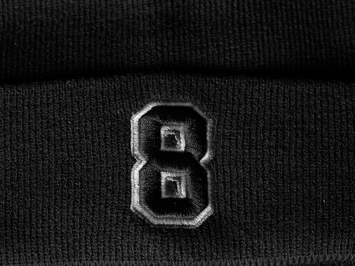 Шапка с номером 8, черная, 18907